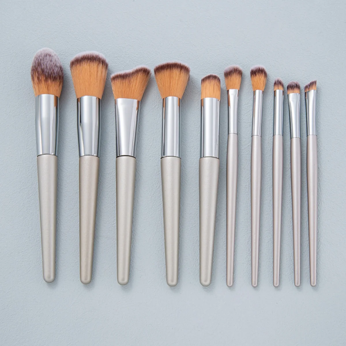 10-Piece Makeup Brush Set Professional Grade Including Foundation Loose Powder Blush Concealer and Eye Shad makeup brushes