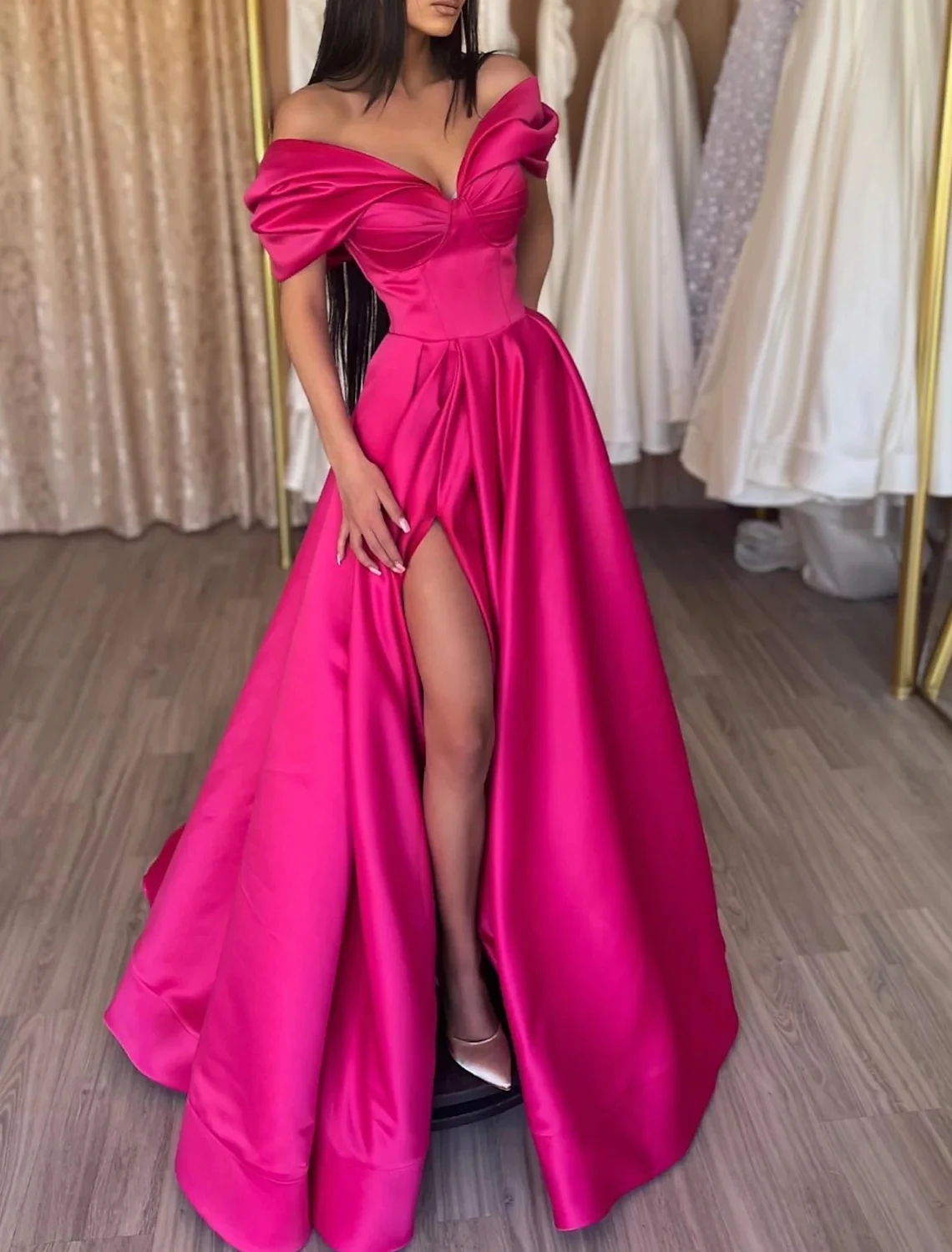 

Elegant Fuchsia Prom Party Dress Floor Length Short Sleeve Off Shoulder Satin Slit Formal Evening Gowns Robe De Soiree