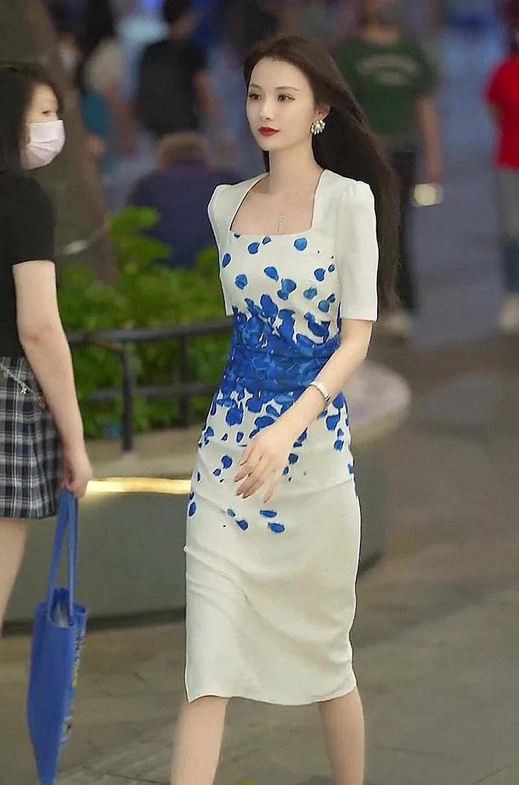 

New women's clothing for spring And summer 2023Square Collar Printed Pleated Waist Tight Dress 0406
