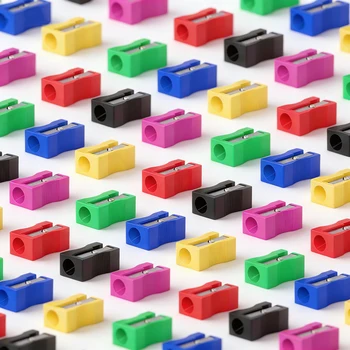 50/100 Pezzi Mini Temperino per Matite Colorate 2,5cm, Design Curvo Antiscivolo, Temperino Quadrato in Plastica, Premio Scolastico, Cancelleria 