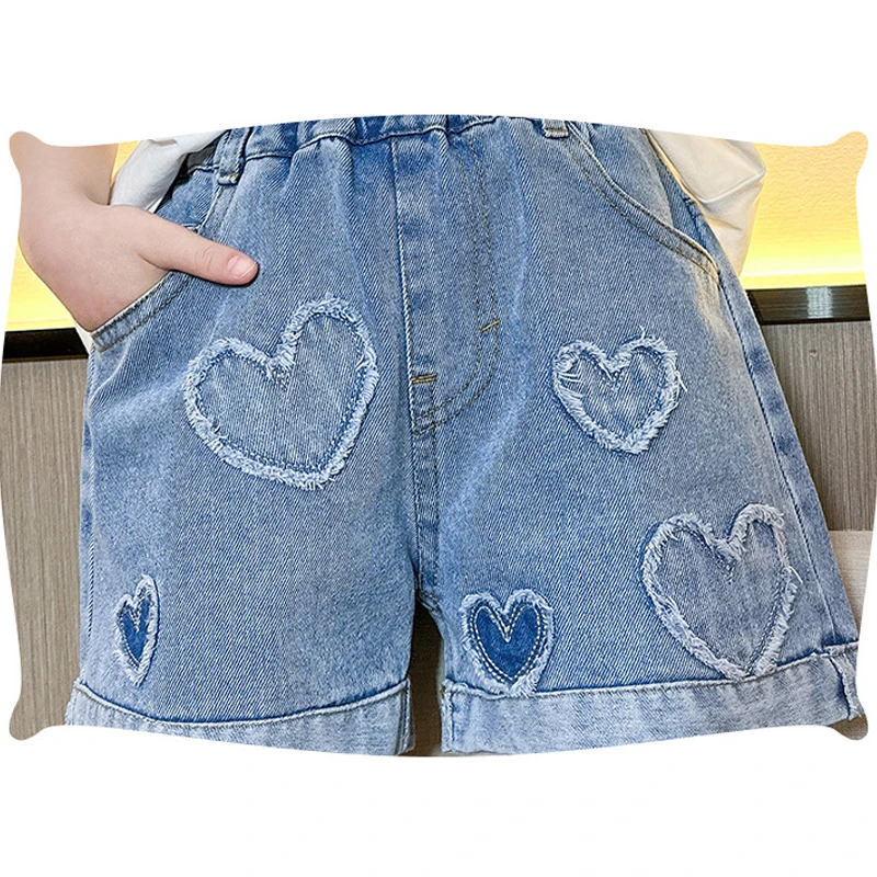 Shorts jeans com padrão de coração feminino, jeans de algodão confortável, calça casual infantil, nova moda, verão, 5-14 anos