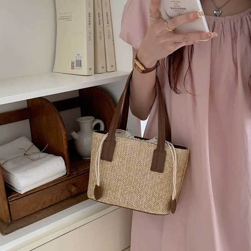 Woven Rattan Beach Bag Summer Style Handheld Shoulder Crossbody Bucket Bag for Women Vacation Travel Fashion