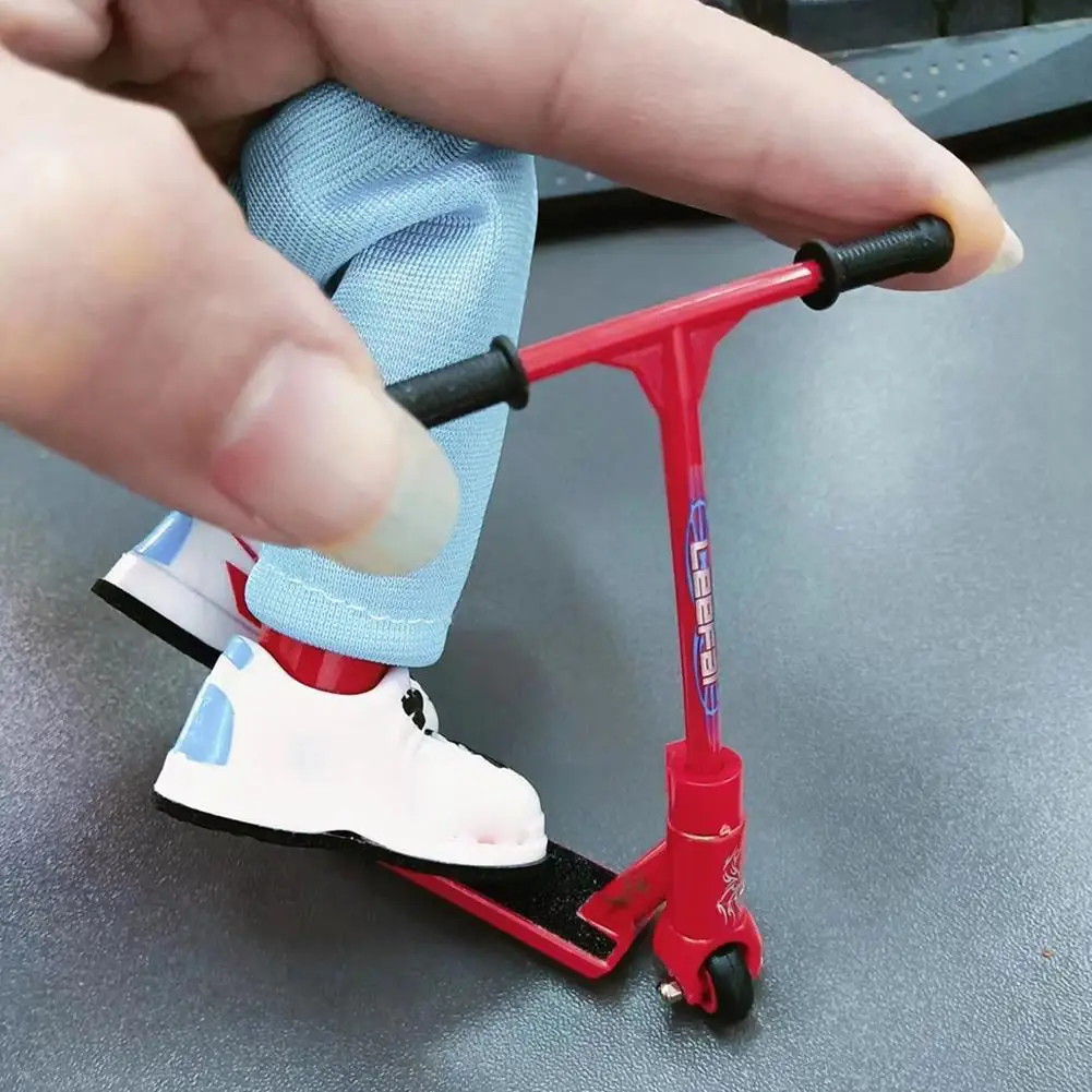 Mini Finger Scooter Model Alloy Interactive Finger Toy Novelty Sensory