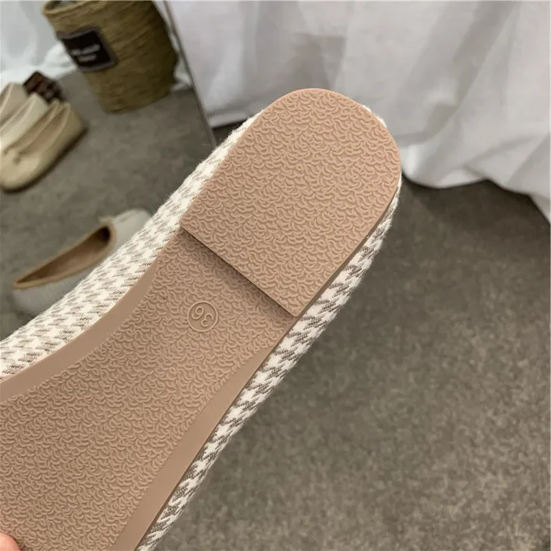 2024 Spring Autumn New Women's Flat Shoes Parted Toe Pig Hoof Slippers Lazy Horse Hoof Slippers Rubber Sole Winter Shoes