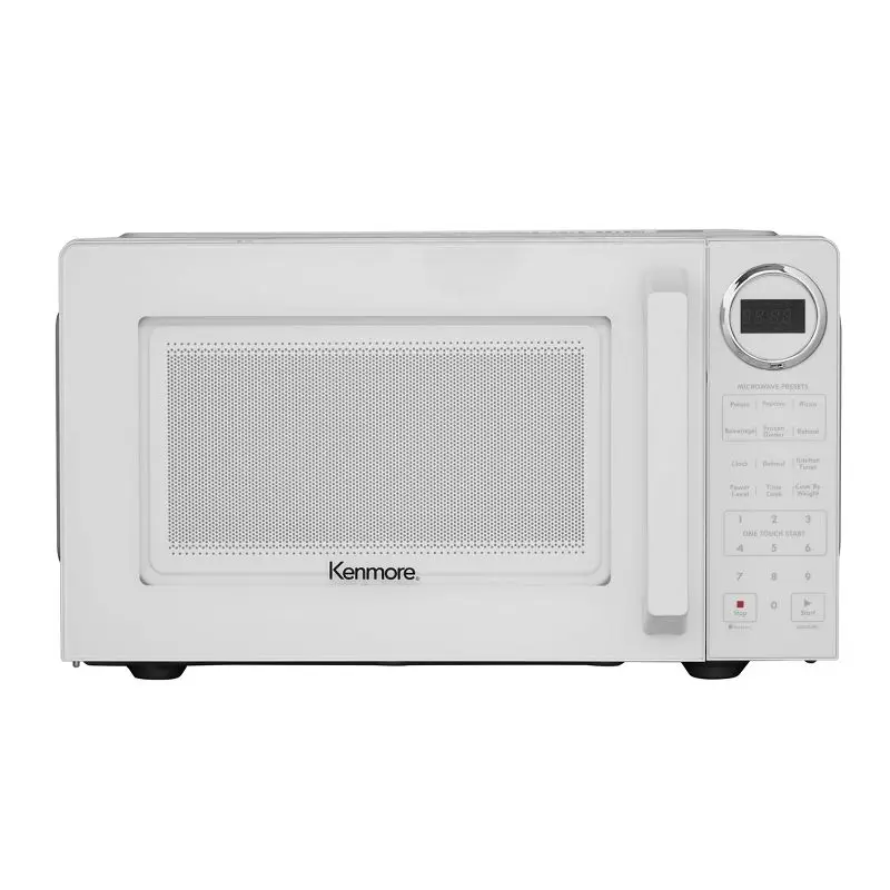 White 900W Countertop Microwave for Classic Kitchen Designs