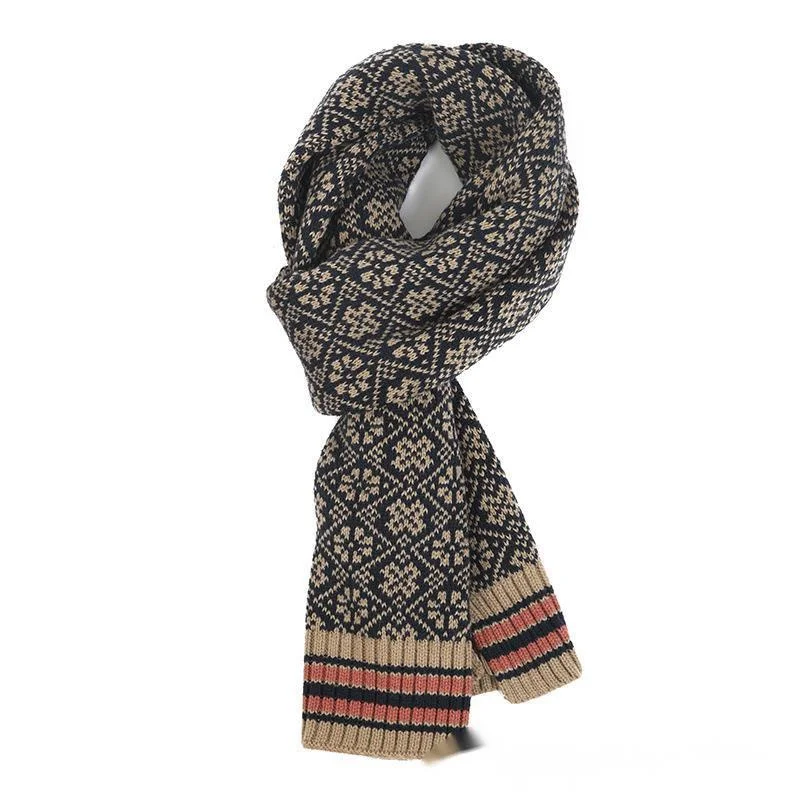 Set di cappello sciarpa e guanti in maglia per l'inverno_voghion.com