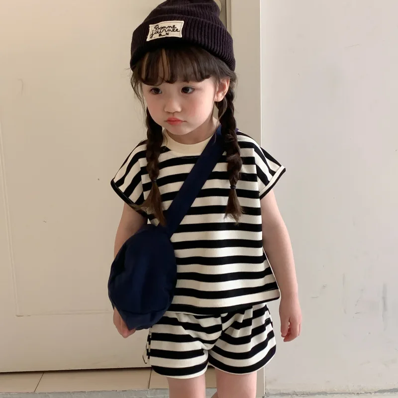 

Summer New Kids Clothing Sets Bows Short Sleeve Striped Tees Loose Tops And Shorts Two Piece Girls Clothes Outfit Suit