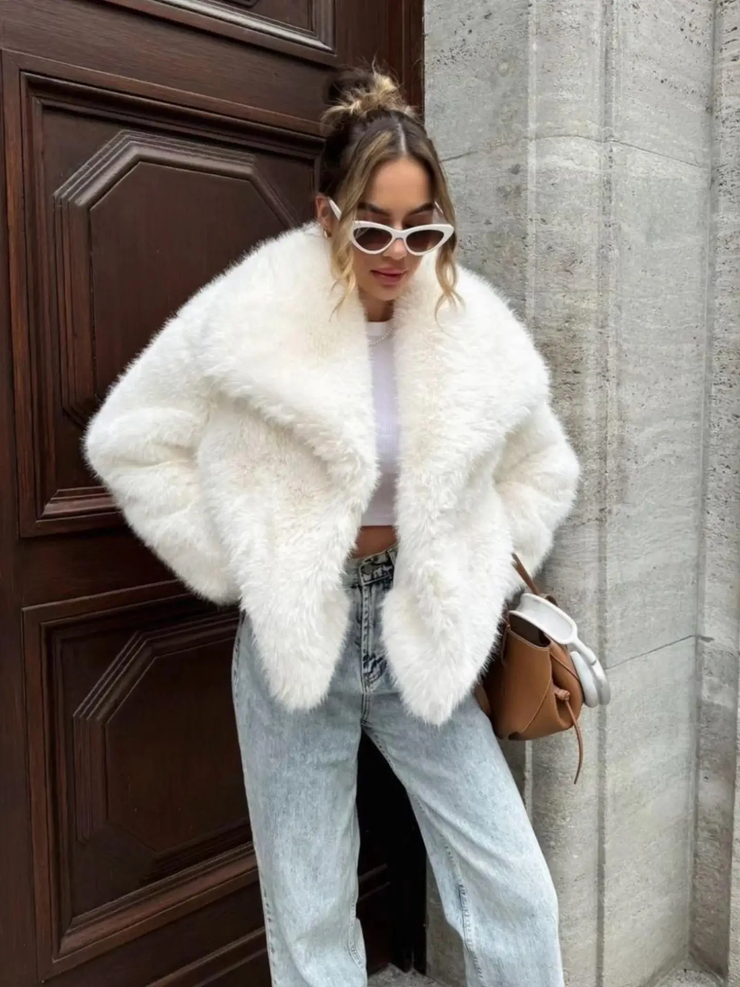 Women's Artificial Fur Coat with Large Lapel Short Fashionable Fox Fur Style Fluffy Plush Clothing for Ladies