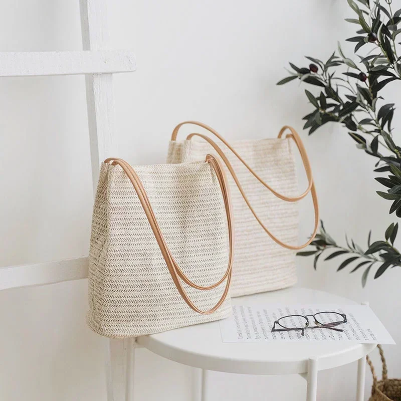 

2023 Summer Straw Bags Women Messenger Shoulder Grass Woven Summer Trend Straw Bag INS New Women's Tote Bag Handheld