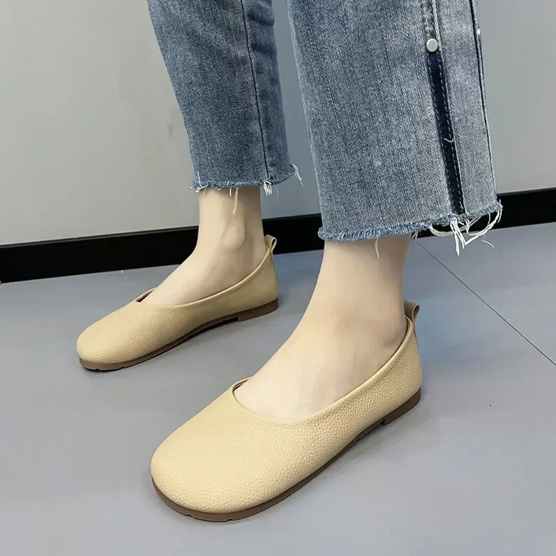 Women's Slip on Leather Loafers Spring Autumn Fashion Ballet Shoes Ladies Casual Round Toe Cute Flats Nurse Shoes Sneakers women shoes,women sneakers,women flats,casual shoes
