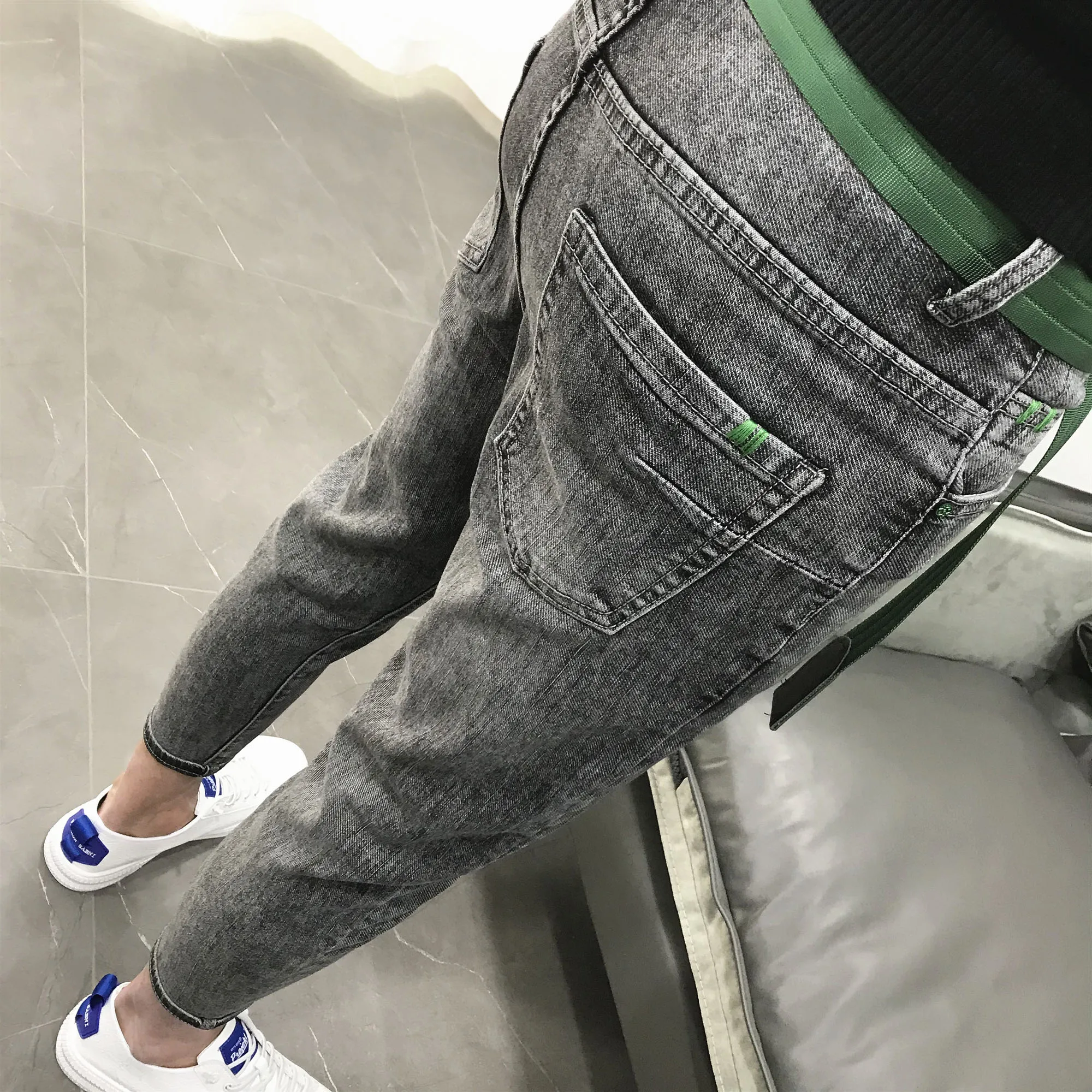 대각선 포켓 블랙 그레이 약간 피트 슬림 청바지 남성 트렌디 한 가을 한국 학생들을위한 모든 경기 바지 사회