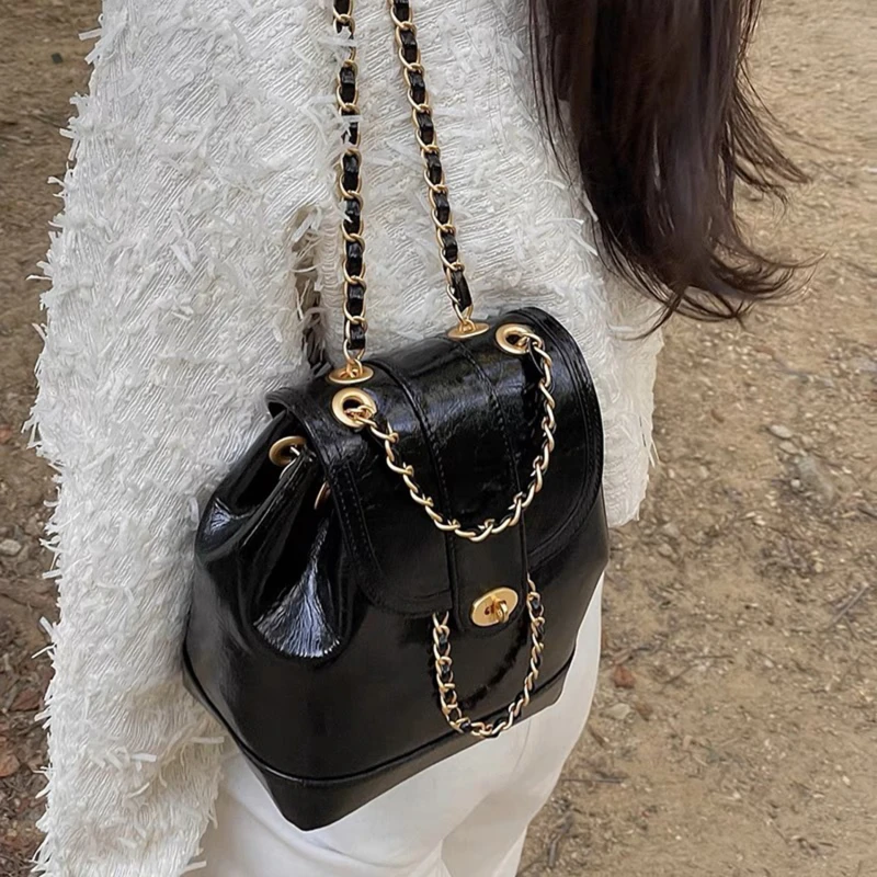 

Women Korea Autumn Winter Mini Chains Backpack Female Ins Student Oil Wax Leather Shoulder Bag Travel Bagpack Black Rucksack