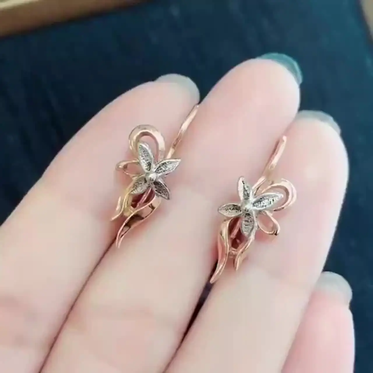 Розовые серьги из золота 585 пробы