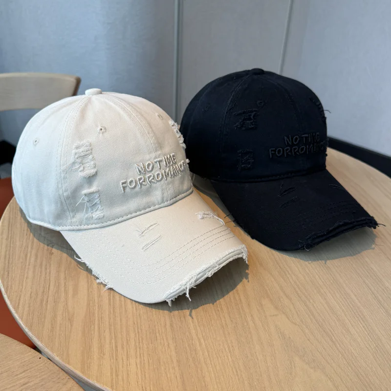 Neue Baseballkappe im Distressed-Look mit dreidimensionaler Stickerei, eine schlanke Schirmmütze, die Ihr Gesicht kleiner wirken lässt.