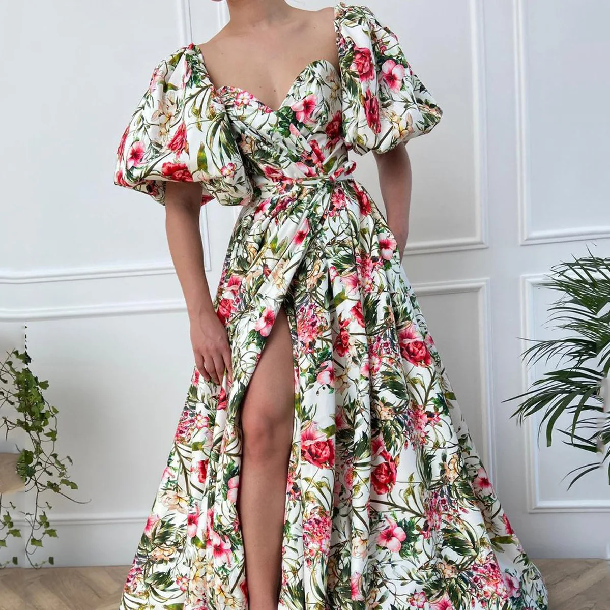 

Women's New European and American V-neck Chiffon Print High Waist Slim Large Swing Skirt Short Sleeve Dress