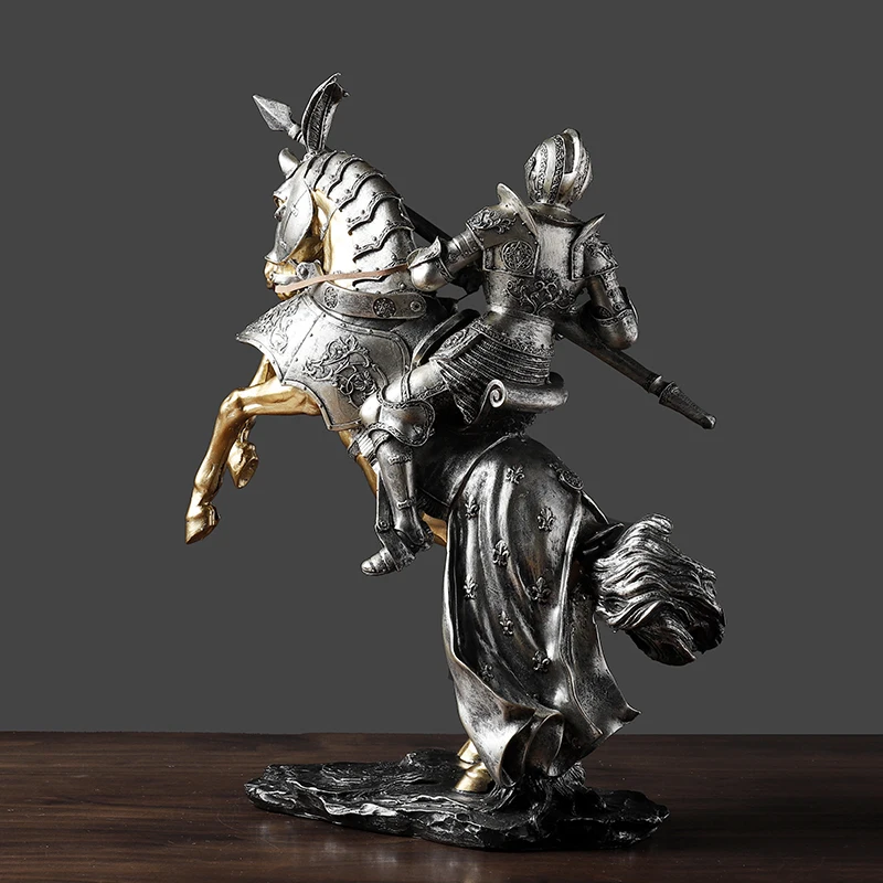 

European Retro Samurai Cavalry Resin Ornament Creative Home Livingroom Furnishing Figurines Crafts Office Desk Statue Decoration