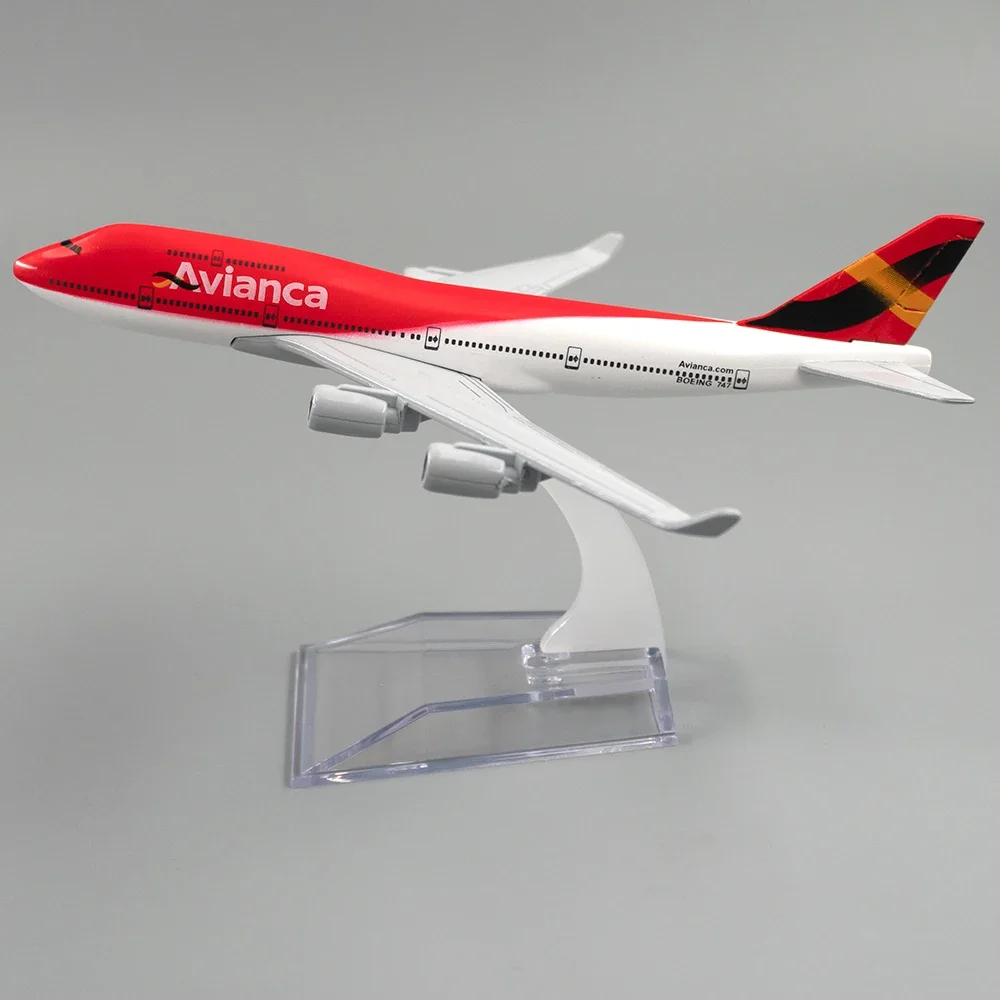 Tang Dynasty 1:400 Boeing 747-200 Avianca Airline Metal Model Plane – 16cm Die-Cast Collectible With Stand