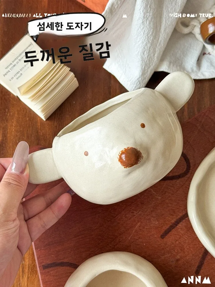 귀여운 곰돌이 세라믹 그릇 세트 디저트 접시 머그컵 고급스러운 디자인 가정용 신상 2025 인스타 스타일 원형 중국산