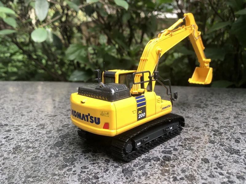 コマツ PC200-11 1/50スケール Amazon | コマツ特注 1/50 コマツ ショベルカー KOMATSU PC200