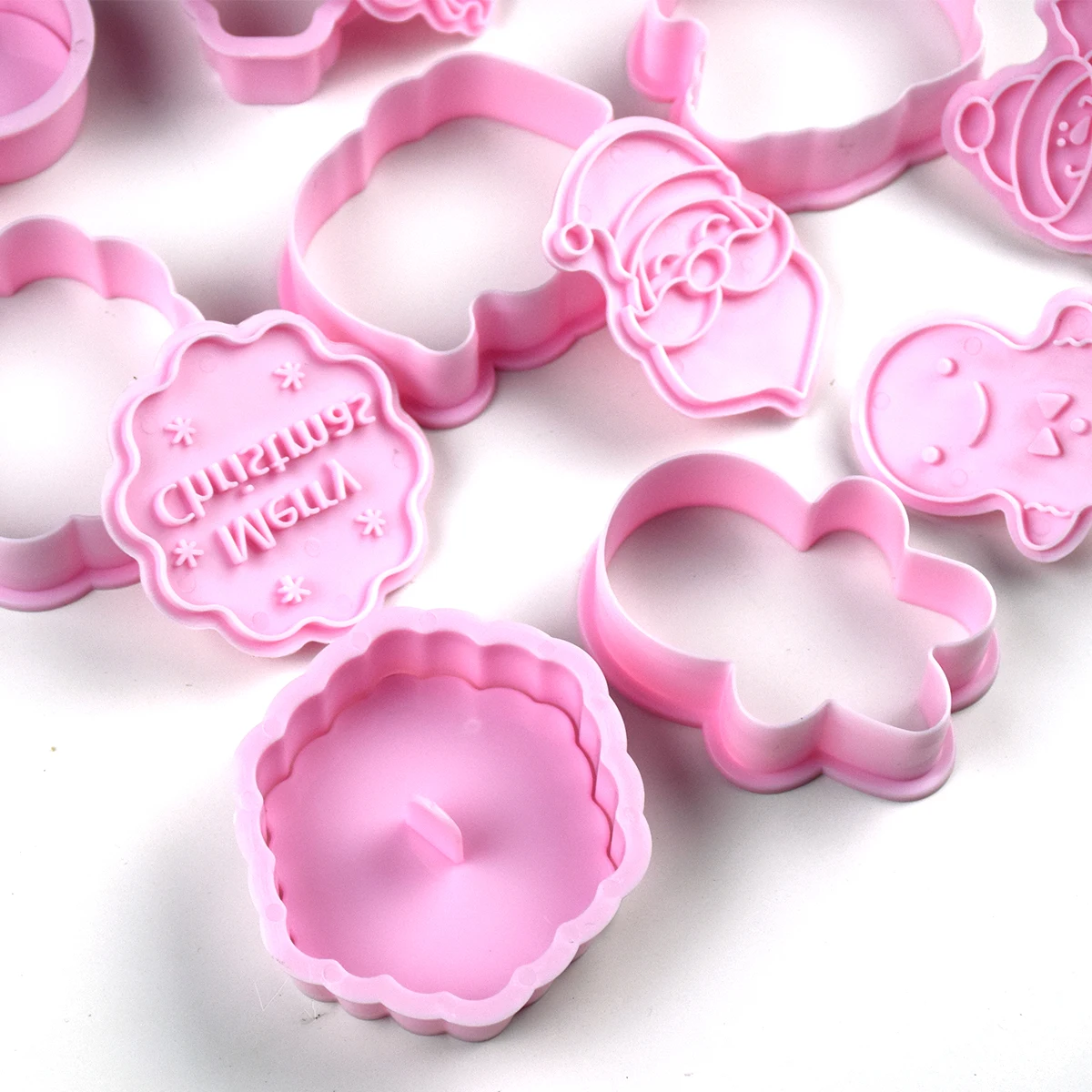 Description Picture 5 of item8Pcs Cookie Cutter Press Christmas Santa Claus Biscuit Mold Plastic Cookie Stamp Confectionery Kitchen Baking Pastry Tools