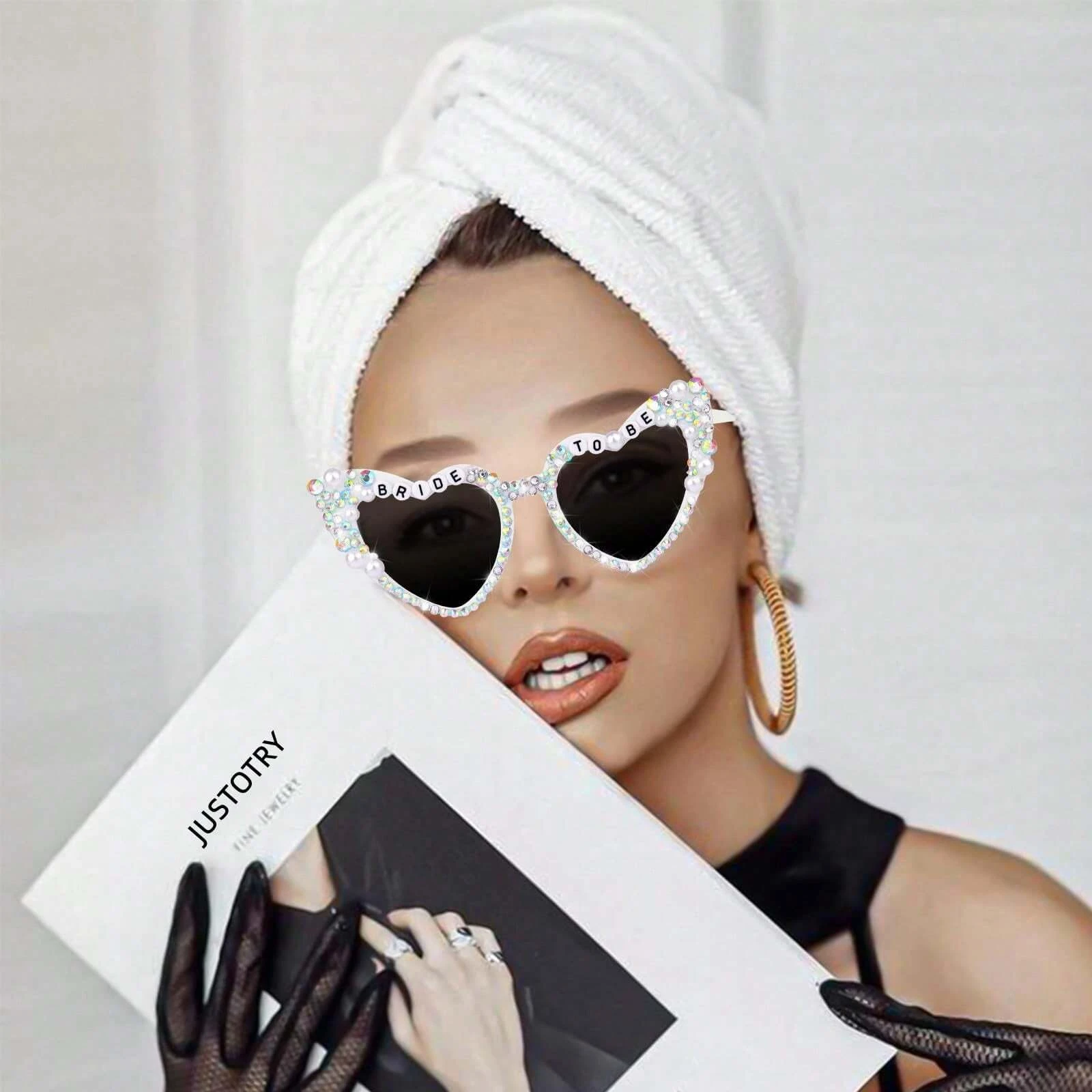 Bachelorette Party Bride Sunglasses Heart Shaped Glasses for Women Bridesmaid Bride Photo Tools Party Gift Accessories 1Pair heart shaped glasses party photo props funny sunglasses