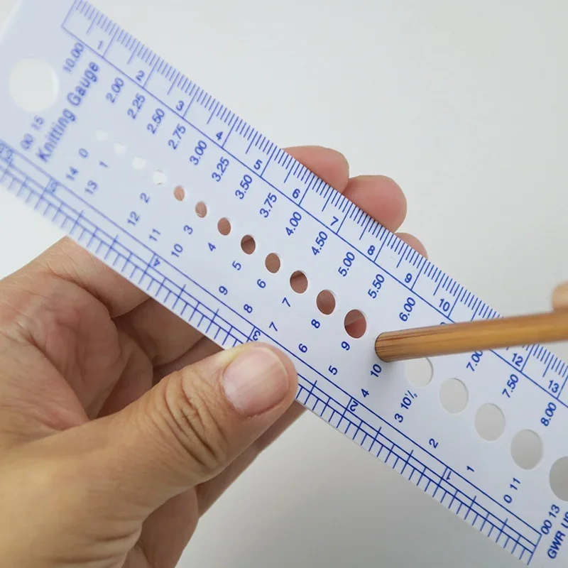 HOBBIESAY Set 3 Calibri Per Ferri Da Maglia E Uncinetto - Forma Pecora, Arco E Rotondo - Misura Aghi Da US 0 A US 19 - Strumento Acrilico - 3