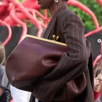 Sac à main de luxe élégant pour femme en cuir PU souple avec fermoir Kisslock, sac de soirée chic 2026 2