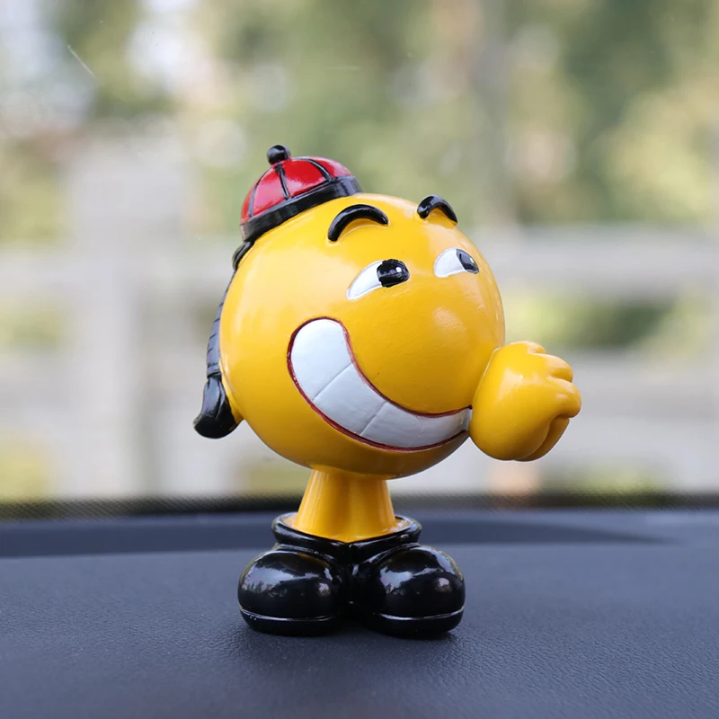 thumbnail image 1 of Muñeca de cabeza móvil creativa para decoración de coche, paquete de vehículo, linda muñeca de personalidad de dibujos animados, accesorios interiores de automóvil, 1 pieza Hahu, 1 of 5