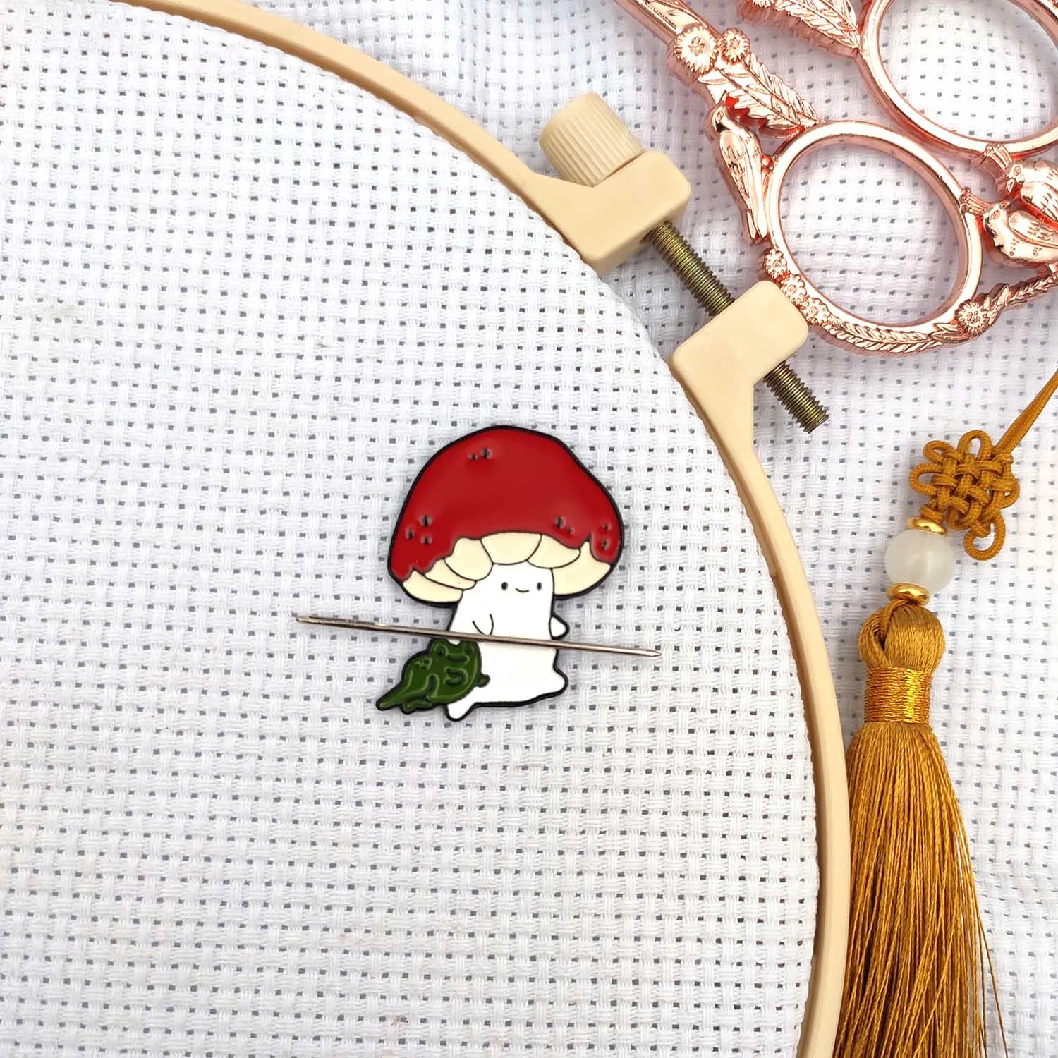 Needle Minder Magnetic Mushroom Anime Needle Magnet Pin Holder Cross Stitch Embroidery Project DIY Needle Keeper Finder Sewing