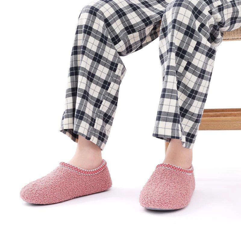Eyriphy Hot Selling Women Slippers Winter Warm House Shoes Lightweight Indoor Outdoor Cotton Shoes Non-Slips Cozy Women Slides 2