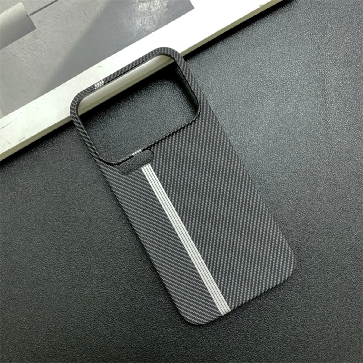 Sleek Kevlar Carbon Fiber Hard Plastic Frameless Armor Phone Case