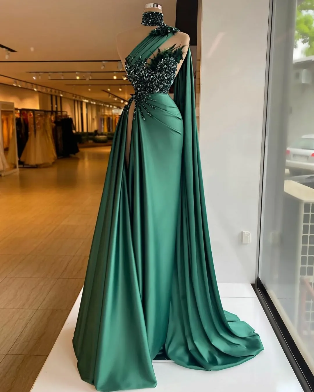 

2024 New Hunter Green Evening Dress Sequins Slim One Shoulder Side Split Pleated Prom Gowns Beaded Feather Party Dresses Custom