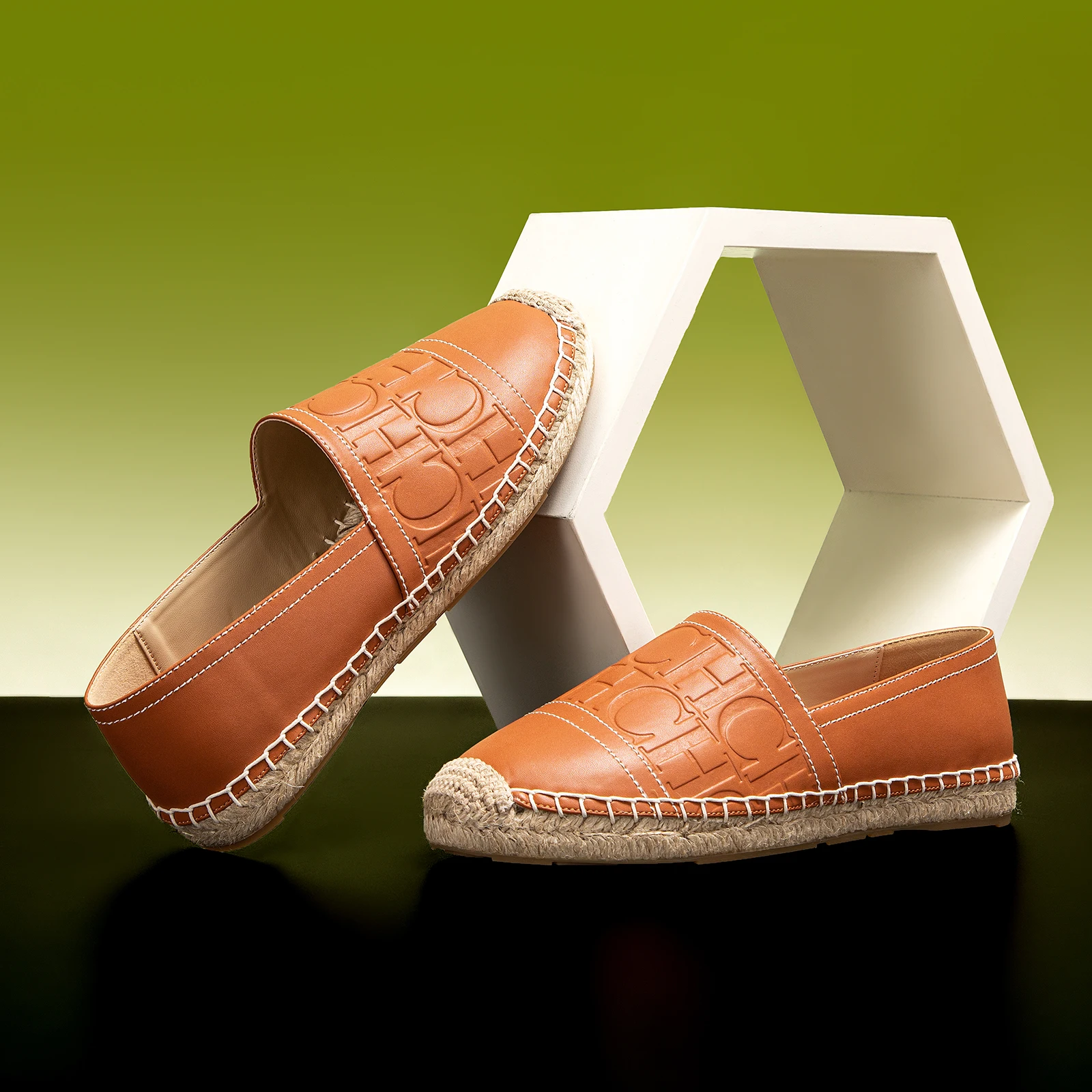 2025 New Luxury Brand Leather British Retro Flat Round Toe Loafers Lazy Loafers 4