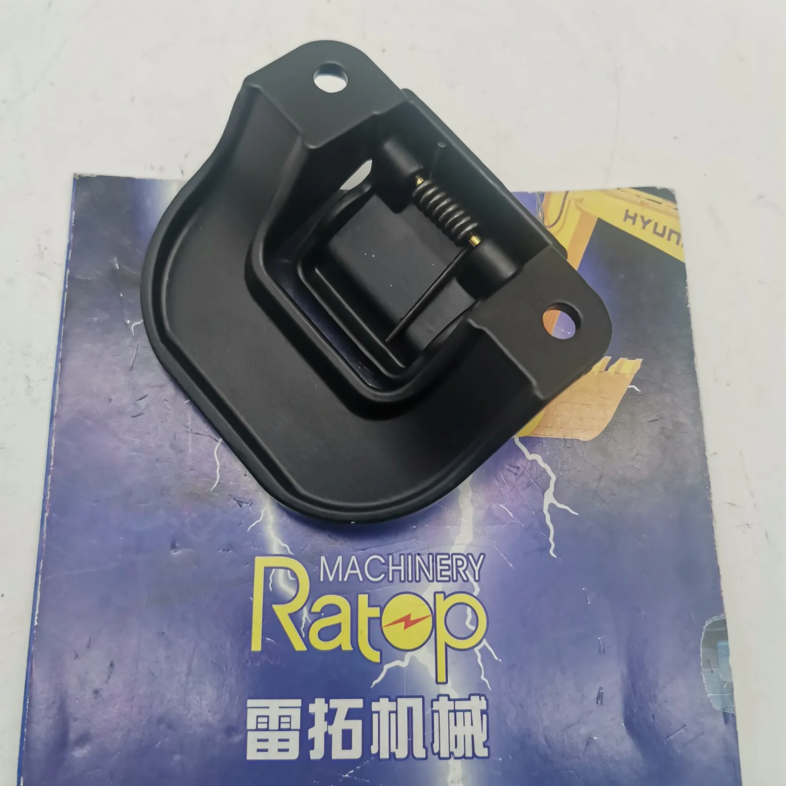 101544-00203 Roof Cover Lock Assy 123-00516B Lock Assembly For DX140 DX160