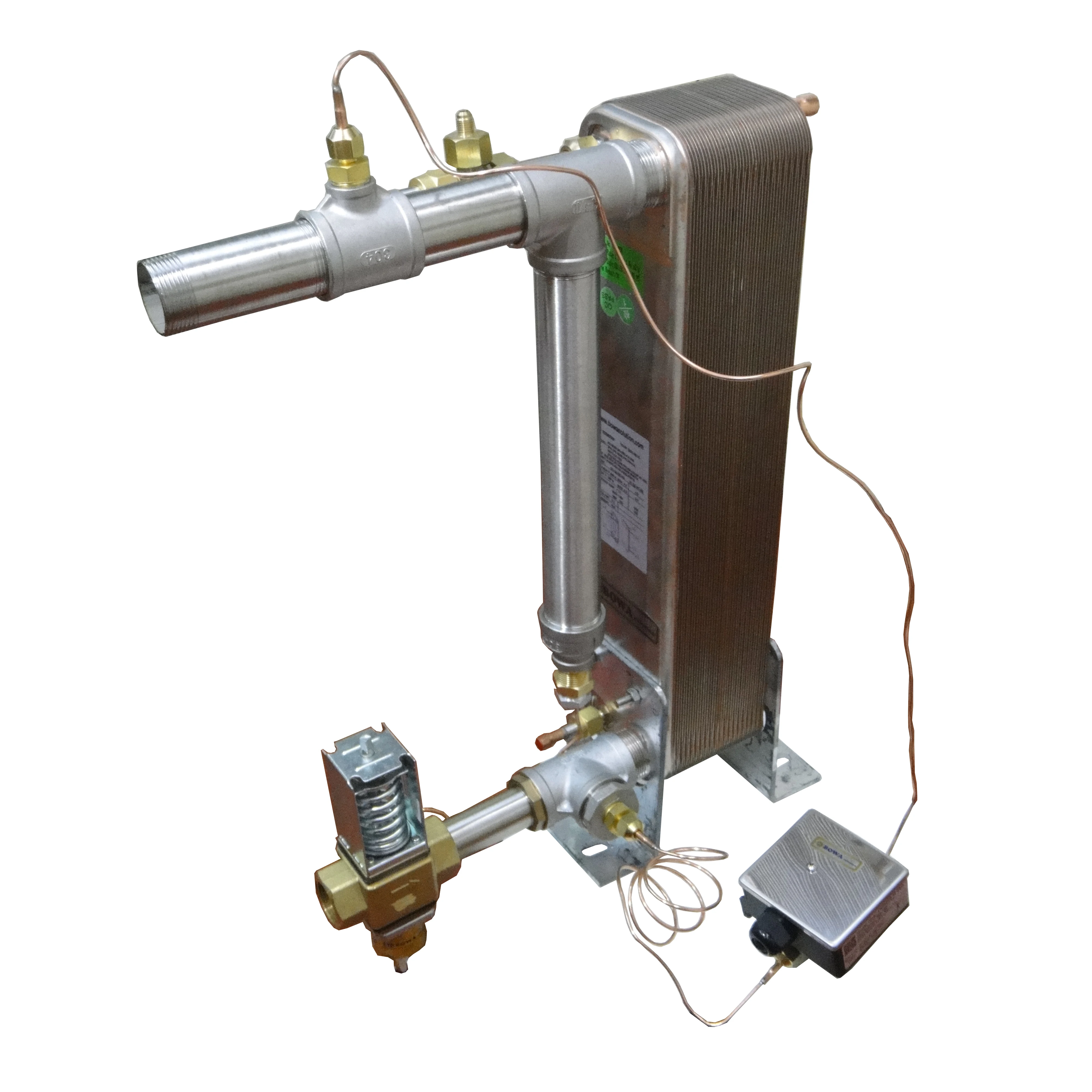 

12+12HP stainless steel PHE condenser in a refrigeration system and method of refrigeration employ dual refrigeration circuits