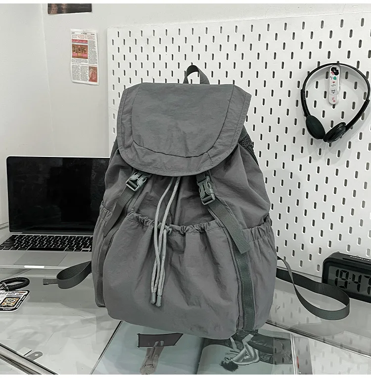 Modischer, lässiger Rucksack mit Kordelzug für Damen, 2022, modischer, leichter, plissierter Rucksack mit großer Kapazität für Outdoor-Reisen – Detail 9