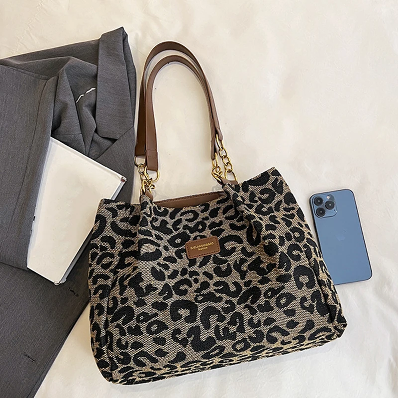 Leopard Print Retro Large Capacity Handbag for Women Trendy Texture Shoulder Tote Bag Female Commuter Bag