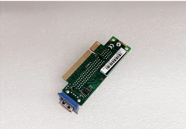 

Переходная карта FRU 43V7067 SAS / SATA PCI-E X8 для x3550 M2/M3, x3650 M2/M3