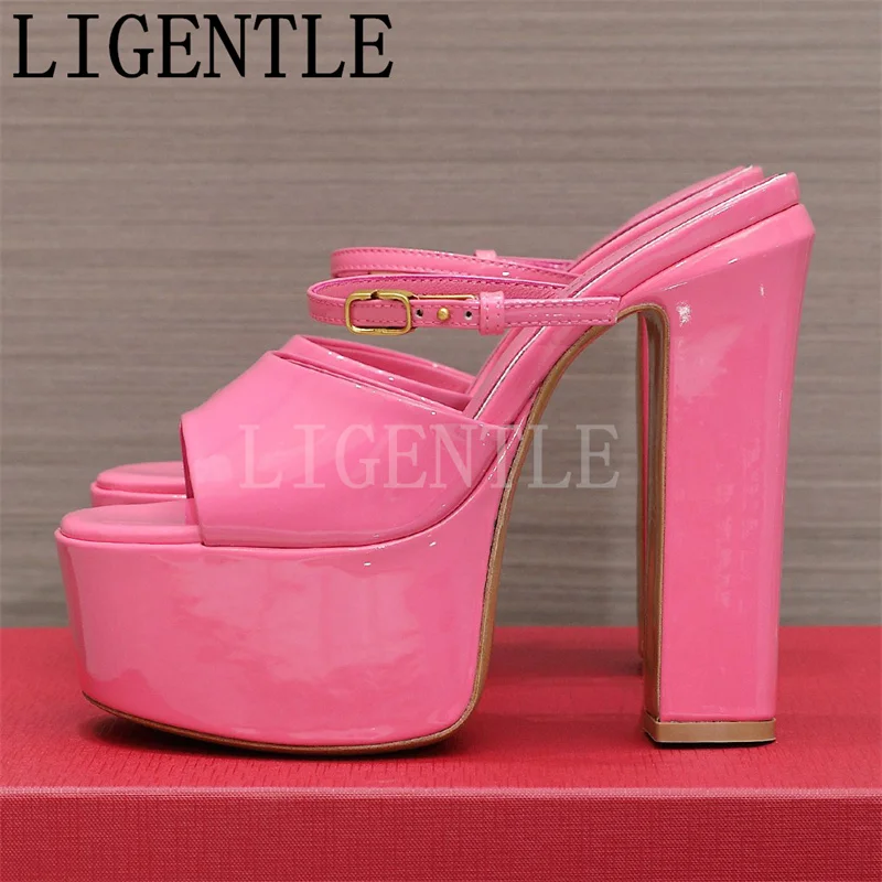 

2024 New Chunky Heels Slippers Woman Patent Leather Peep Toe Runway Shoes Women Platform Sandals Super High Heels Slippers Woman