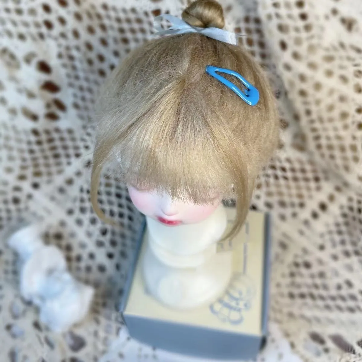 

1/6 BJD мягкий искусственный парик для куклы, бежевый или коричневый парик, 1 шт.