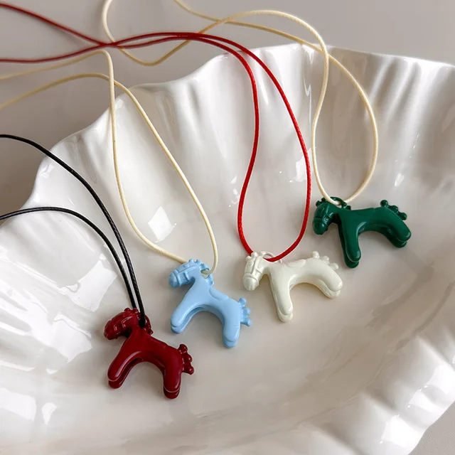 LATS – collier Long avec pendentif cheval coloré pour femmes, chaîne de pull réglable, bijoux cadeaux, accessoires 3 LATS – collier Long avec pendentif cheval coloré pour femmes, chaîne de pull réglable, bijoux cadeaux, accessoires 3