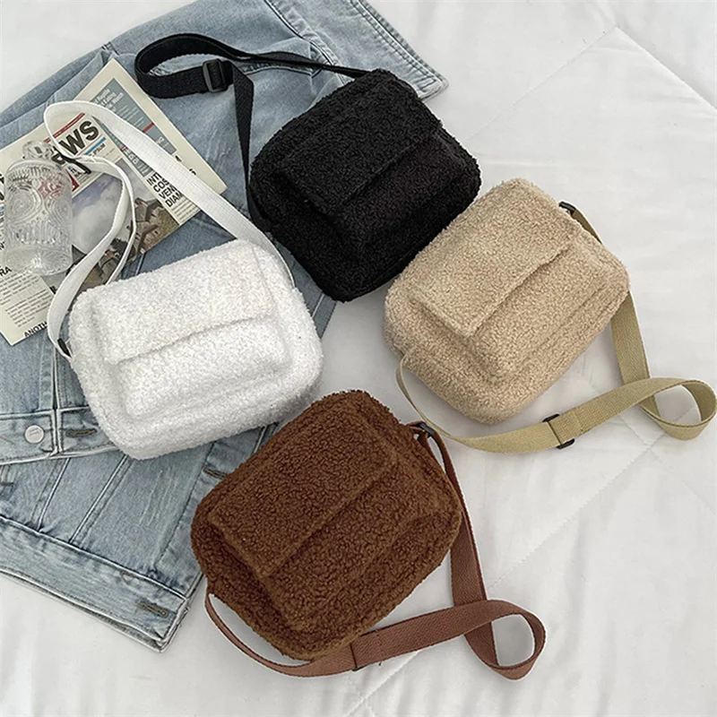

2024 New Plush Fabric Women's Shoulder Crossbody Bag Small Fashion Lambs Wool Fluffy Fur Winter Female Bag Designer Handbags