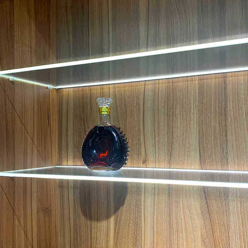 Kit Illuminazione LED Per Armadietti Con Mensole In Vetro AIBOO - RGB, Telecomando RF, Clip In Alluminio