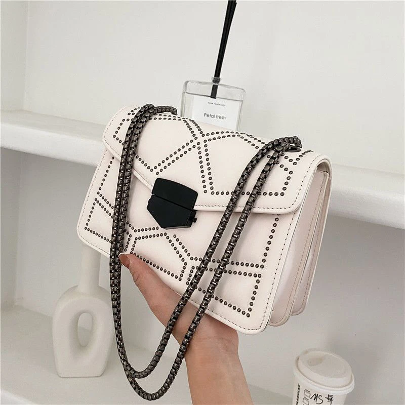 Yogodlns Vintage Niet kette kleine Umhängetaschen für Frauen Klappe Pu Leder Mode kleine quadratische Umhängetasche Designer Handtasche – Detail 6