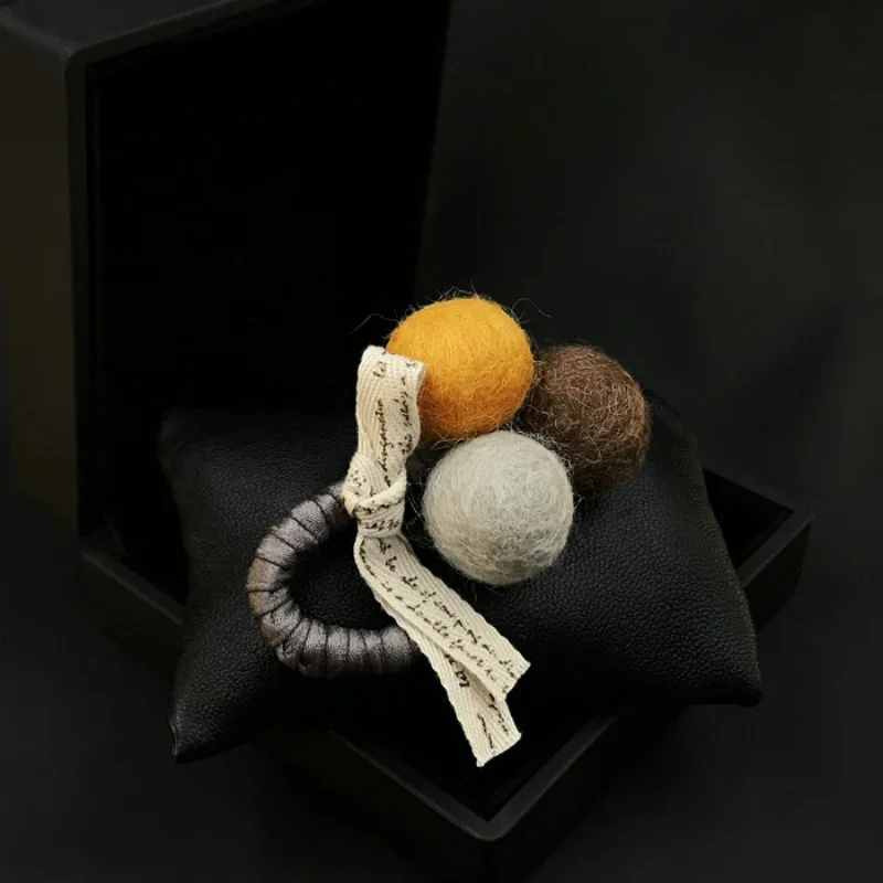 113 Cashmere Ball Flower Fabric Brooch Women Elegant Corsage Sweater Pin Cardigan Korean Style Luxury Clothes Accessory Jewelry