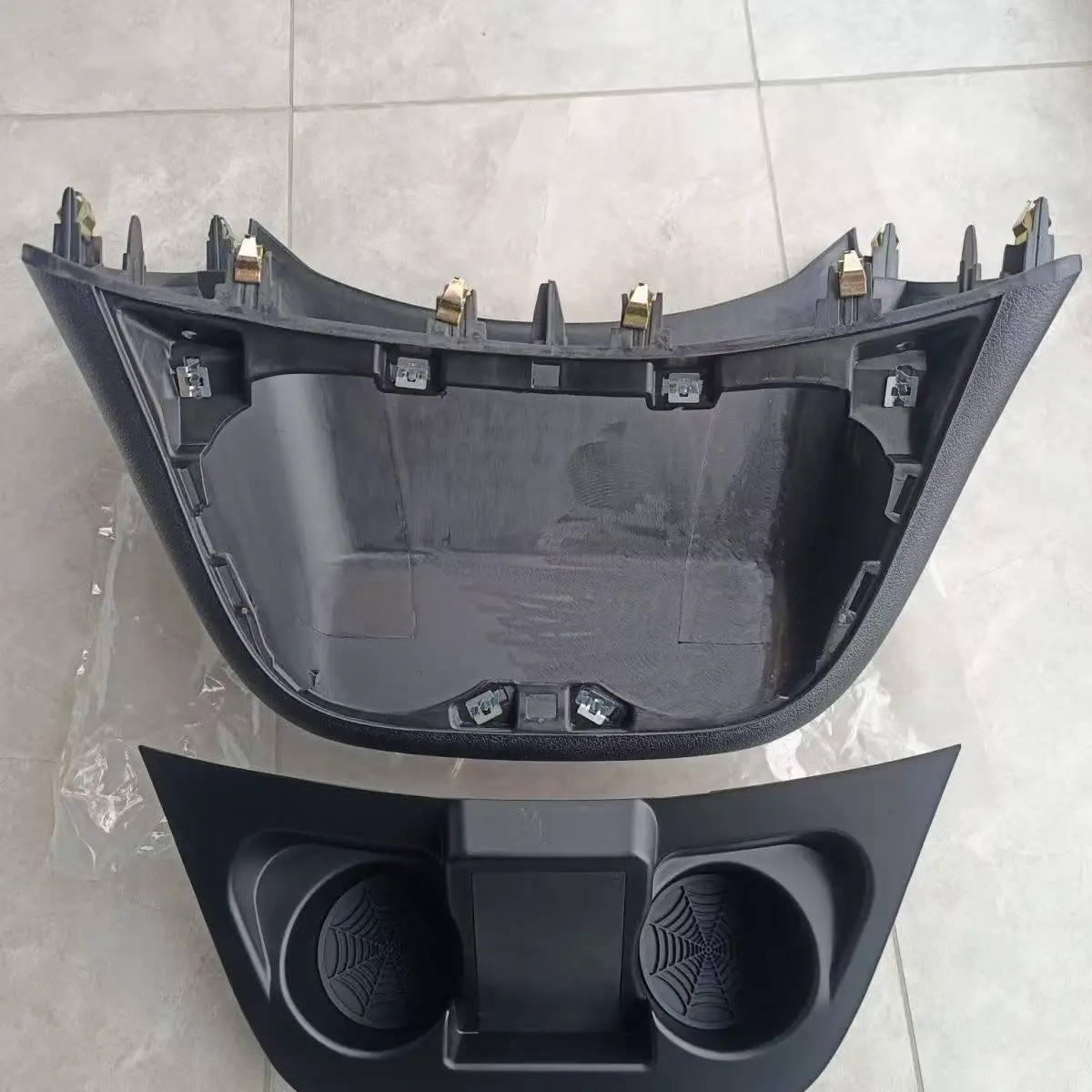 A44768008319051 메르세데스-벤츠 V-클래스 비토 W447용 신형 센터 콘솔 워터 듀얼 컵홀더 프레임 키트 포함 ABS 자동차 액세서리