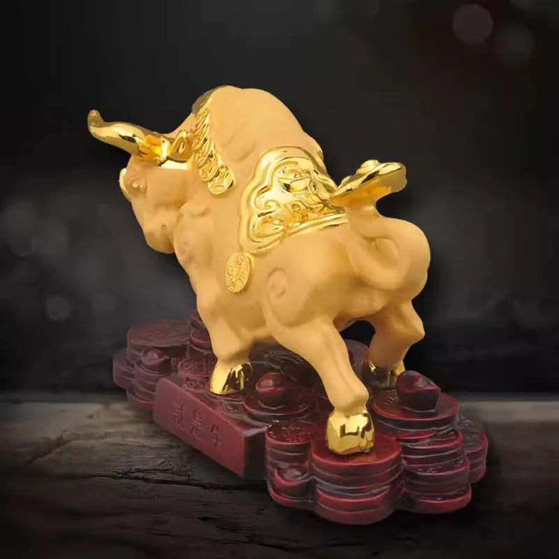 Resin Lucking Golden Cow Statue, Animal Art Sculpture, Domineering Home, Room, Office, Car Decoration, High Quality