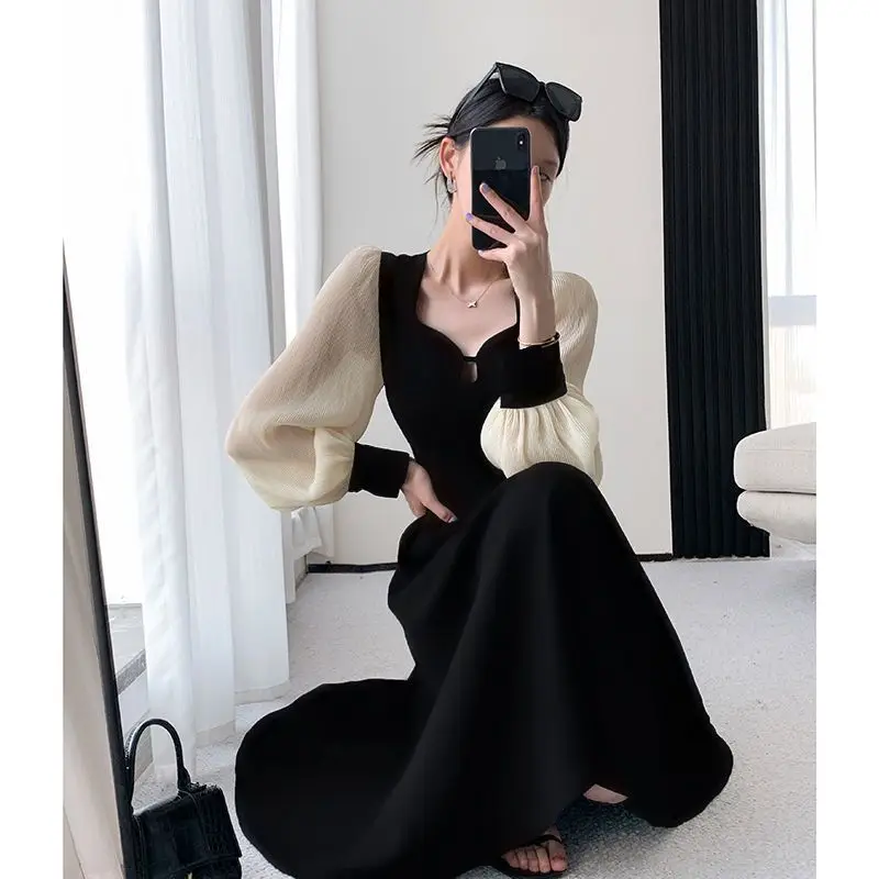 Abito con giunture con colletto quadrato per donna 2025 Autunno Nuovo stile Temperamento che abbraccia la vita e piccola gonna nera sottile 3