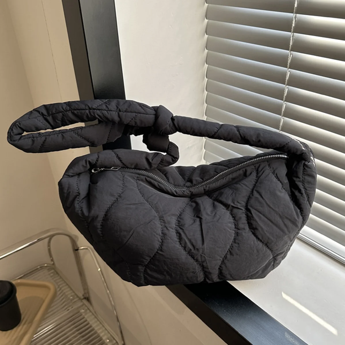 Large Capacity Women's Crossbody Bag Soft Cotton-padded Jacket Bag Lightweight Waterproof Dumplings Bag For Women