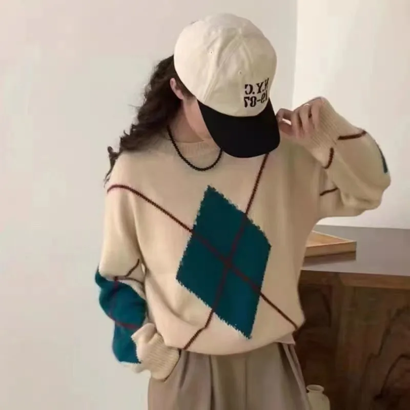 

Retro rhombic autumn and winter new fashion western soft waxy pullover sweater coat outside.